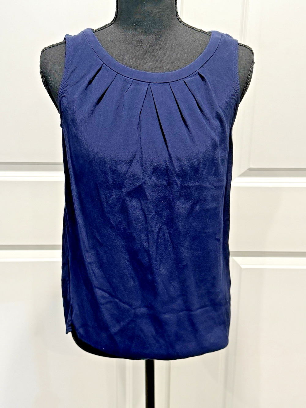 BODEN Women's 4 Navy Blue Sleeveless Key Hole/ Back Tie Scoop Neck Tank Top